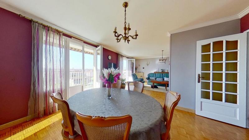 Appartement - 99 m² - 4 pièces