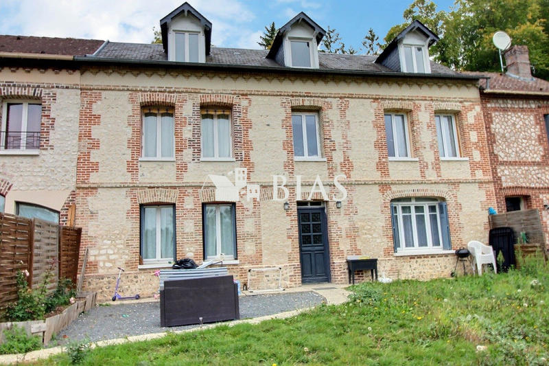 Maison - 105 m² - 4 pièces