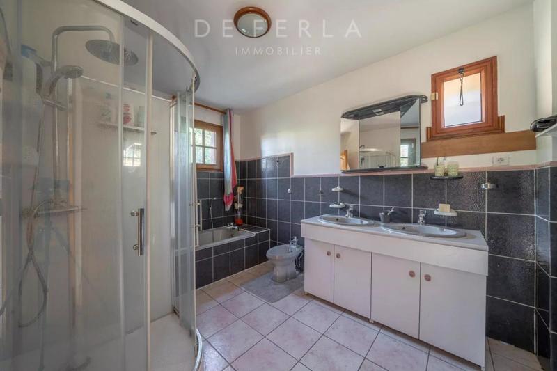 Villa - 357 m² - 7 pièces