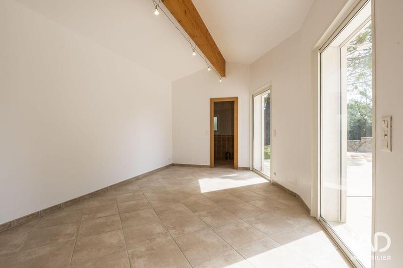 Maison - 300 m² - 6 pièces