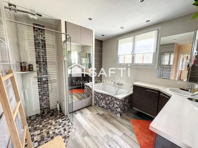 Maison - 200 m² - 7 pièces