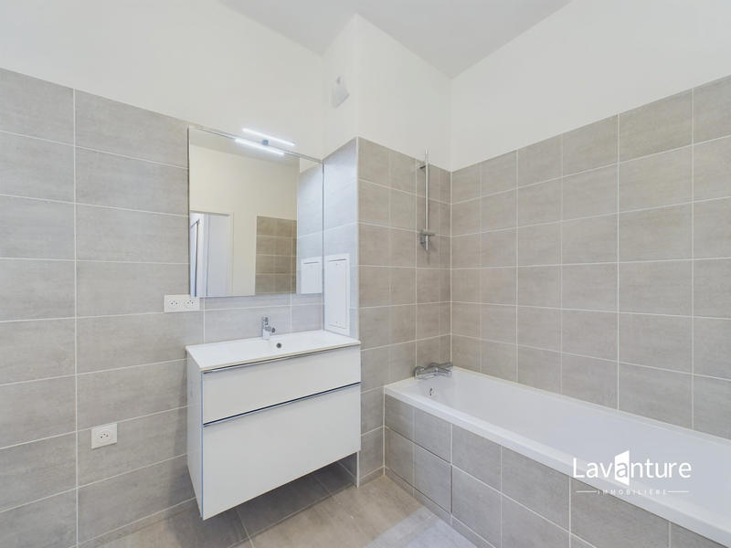 Appartement - 100 m² - 5 pièces