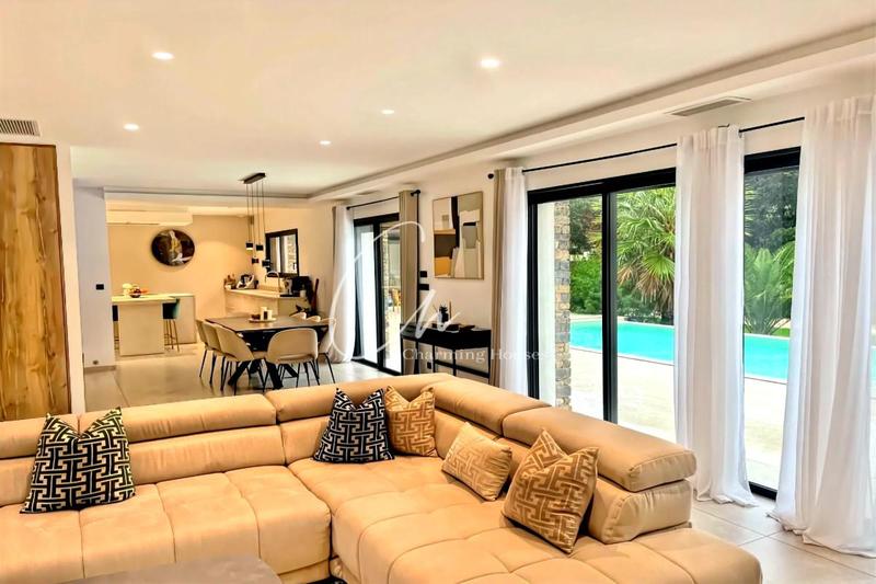 Maison - 187 m² - 6 pièces