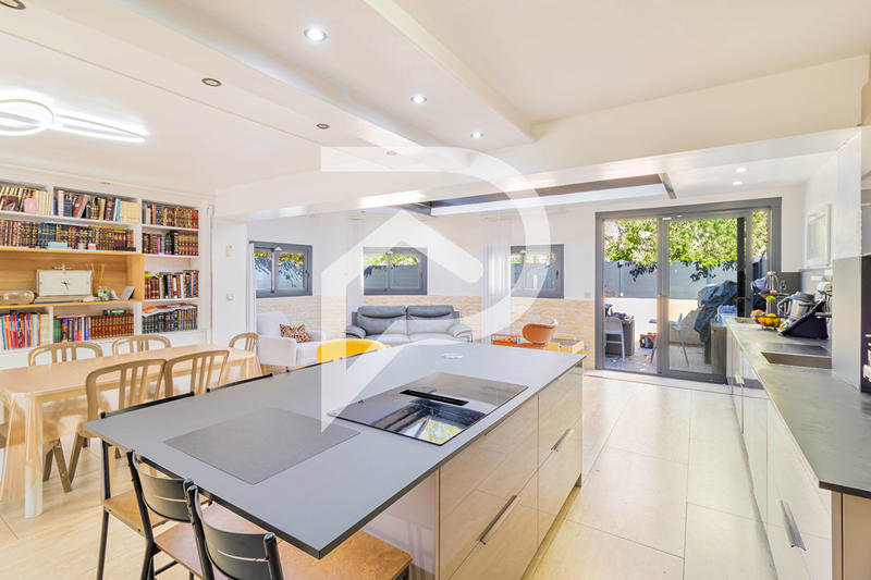 Maison - 120 m² - 5 pièces