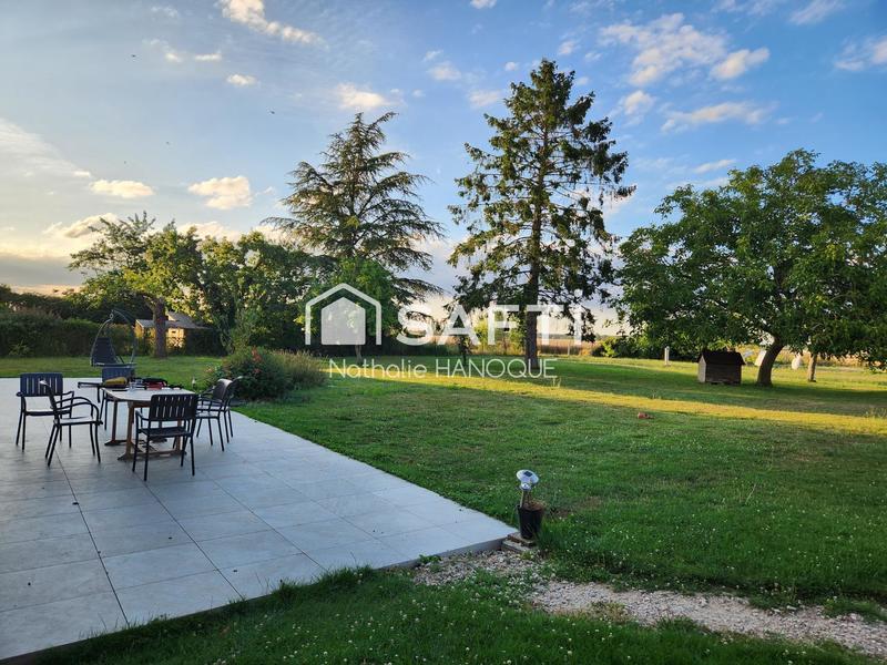 Maison - 204 m² - 9 pièces