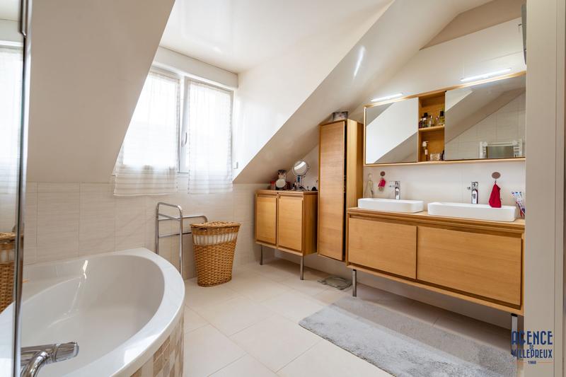 Maison - 155 m² - 5 pièces