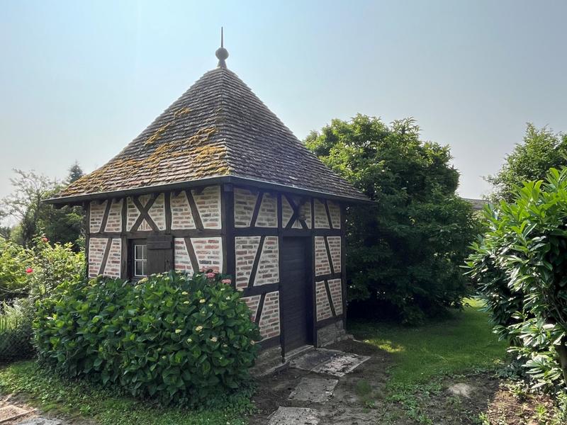 Maison traditionnelle - 256 m² - 9 pièces