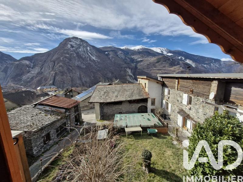 Maison - 98 m² - 5 pièces