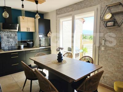 Maison traditionnelle - 112 m² - 6 pièces