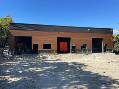 Maison - 550 m² - 4 pièces