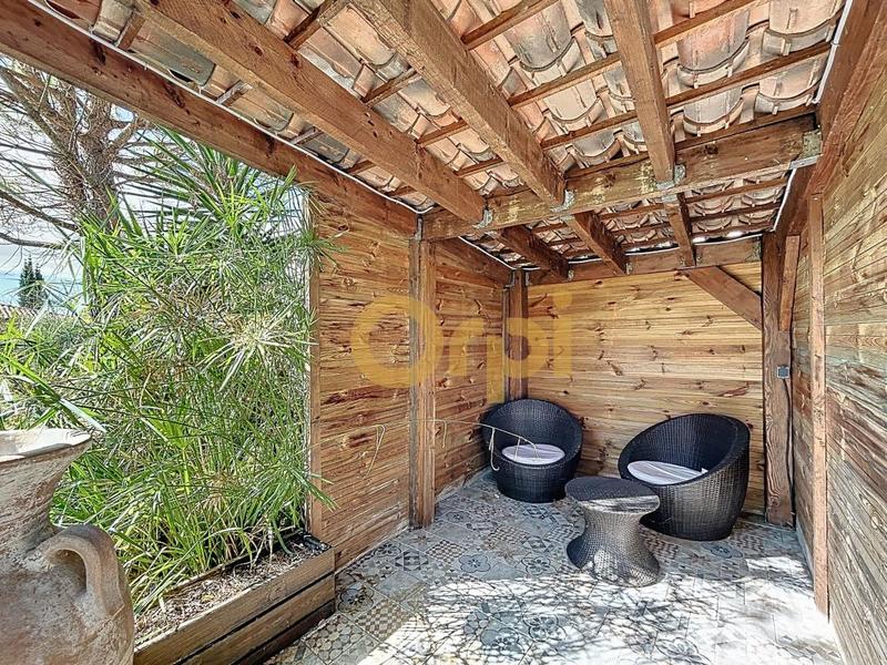 Maison - 99 m² - 5 pièces