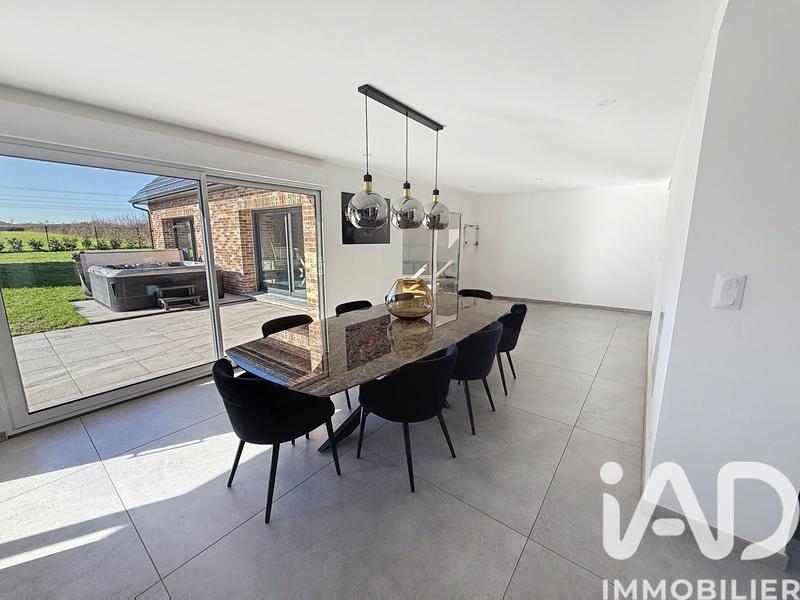 Maison - 255 m² - 7 pièces