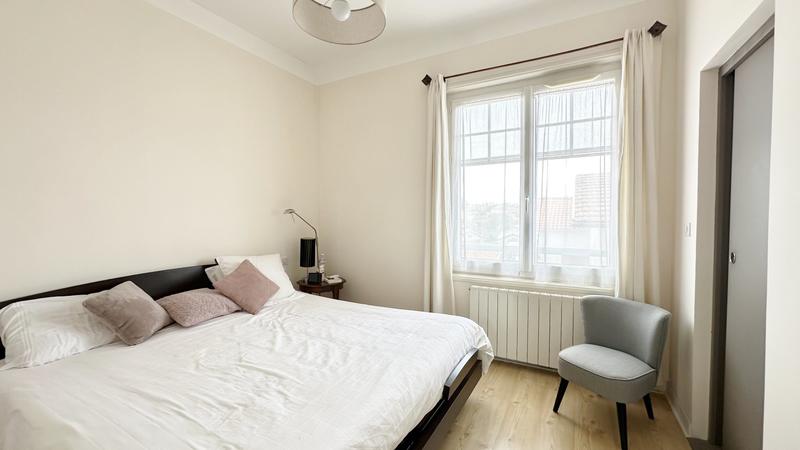 Maison - 221 m² - 7 pièces