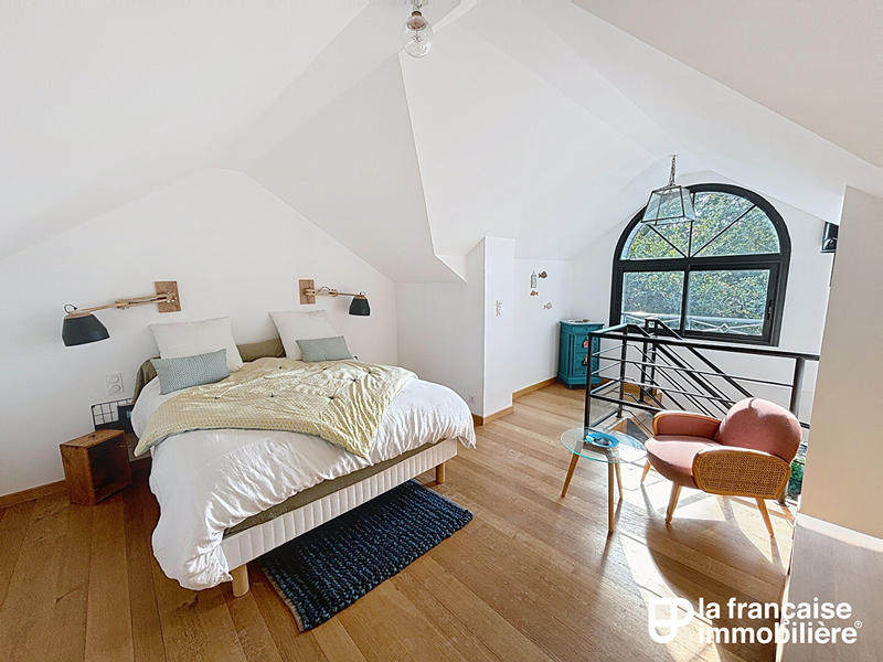 Maison - 206 m² - 8 pièces