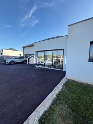 Maison - 152 m² - 8 pièces