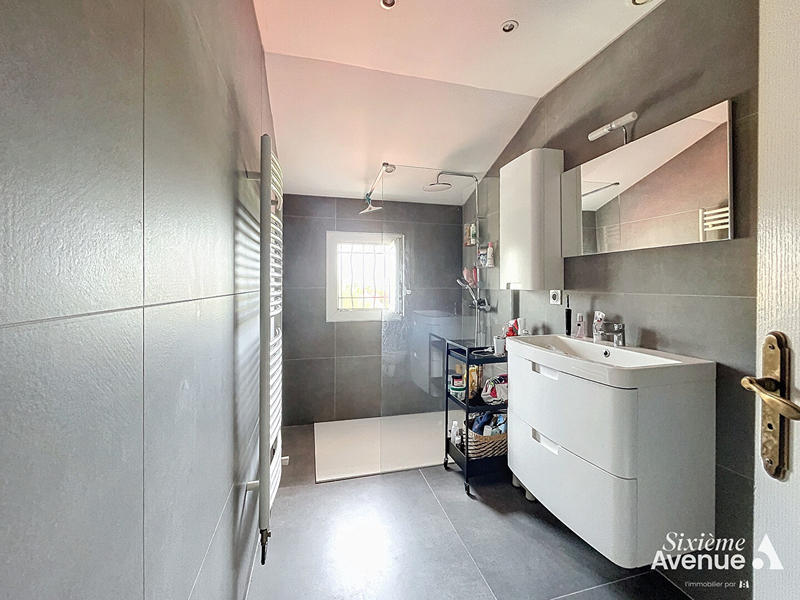 Maison - 146 m² - 8 pièces