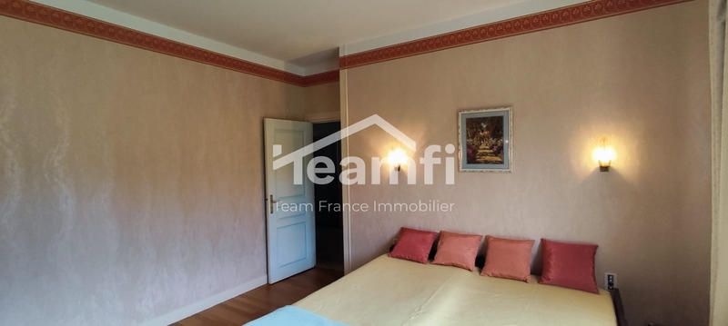 Maison - 180 m² - 5 pièces