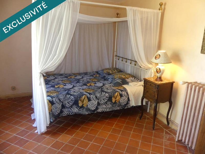 Maison - 363 m² - 10 pièces