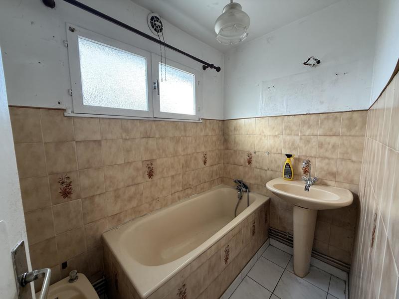 Maison - 80 m² - 5 pièces