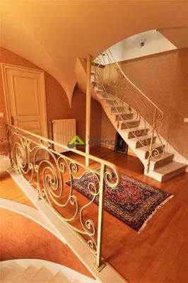 Propriété - 215 m² - 7 pièces