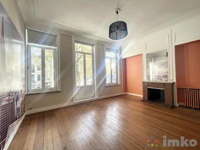 Maison bourgeoise - 251 m² - 12 pièces