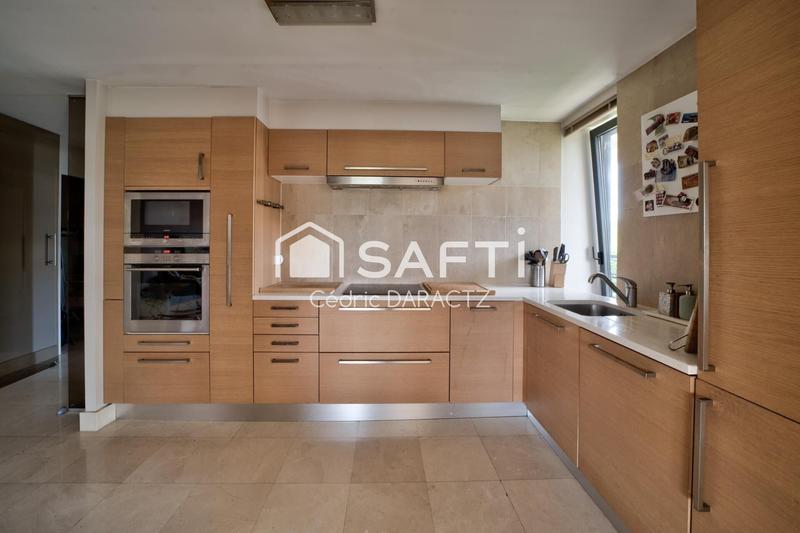 Appartement - 137 m² - 4 pièces