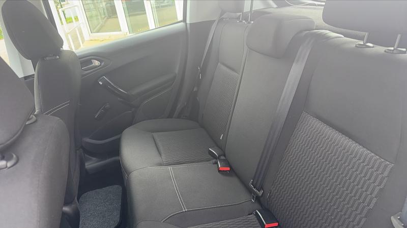 Peugeot 208 1.6 BlueHdi 100 Active Business