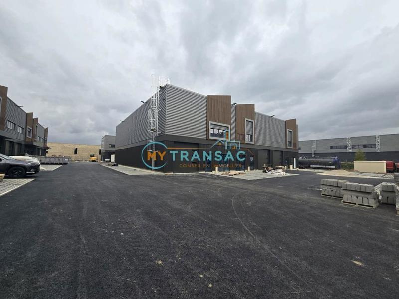 Local d'activités - 239 m²