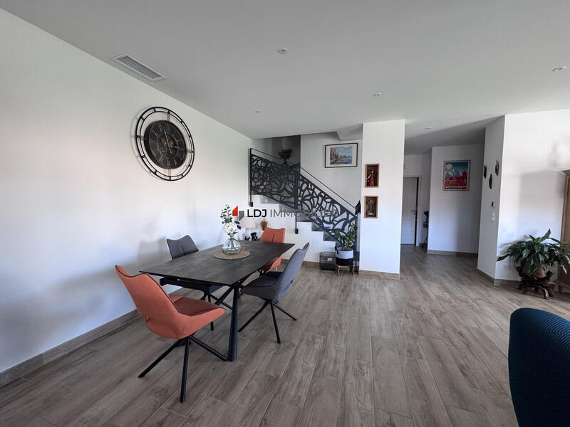 Maison contemporaine - 131 m² - 4 pièces