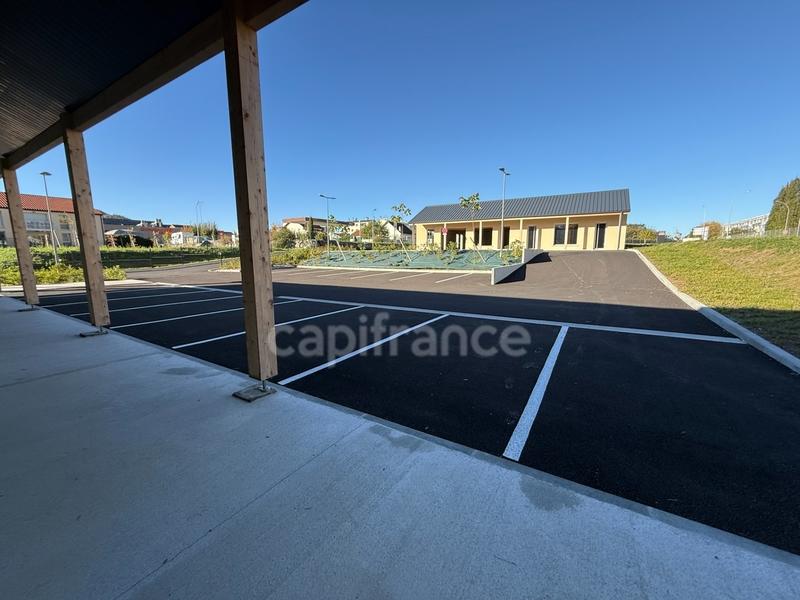 Local commercial - 190 m² - 1 pièce