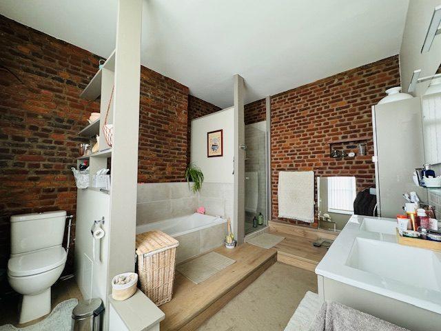 Maison - 166 m² - 8 pièces