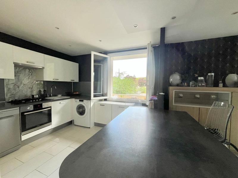 Appartement - 85 m² - 4 pièces