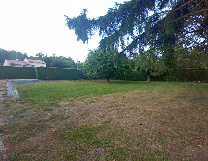 Terrain constructible - 800 m²