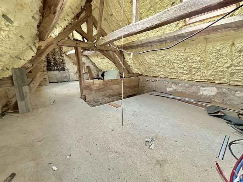 Maison traditionnelle - 220 m² - 10 pièces