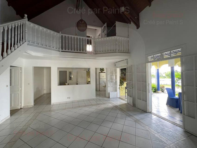 Maison - 334 m² - 12 pièces