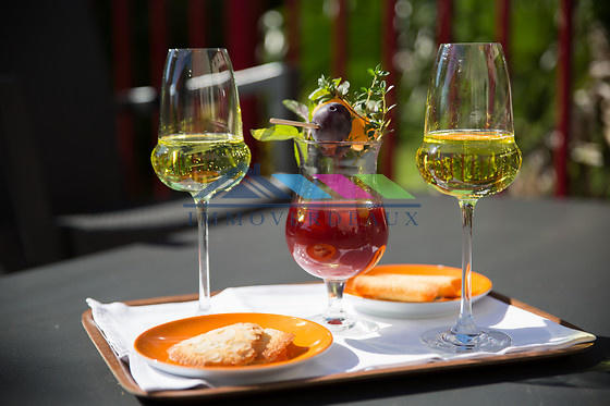 Local commercial - 1 800 m² - 25 pièces