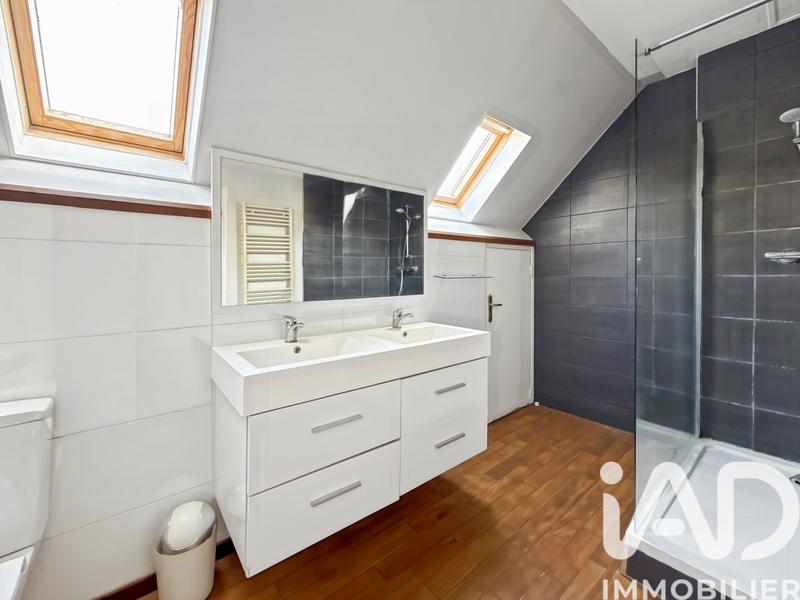 Maison - 280 m² - 8 pièces