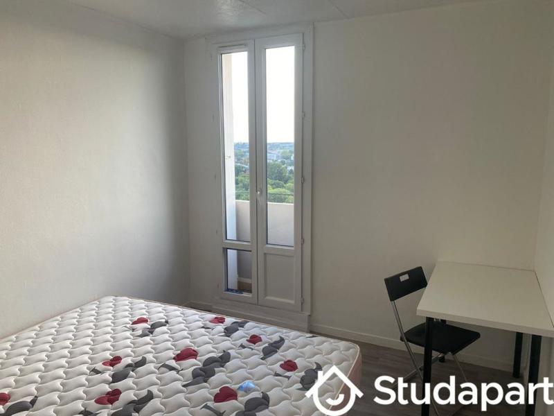 Chambre - 11 m² - 1 pièce