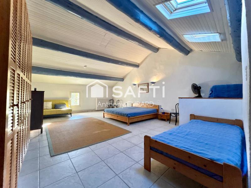 Maison - 290 m² - 8 pièces