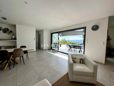 Villa - 200 m² - 7 pièces