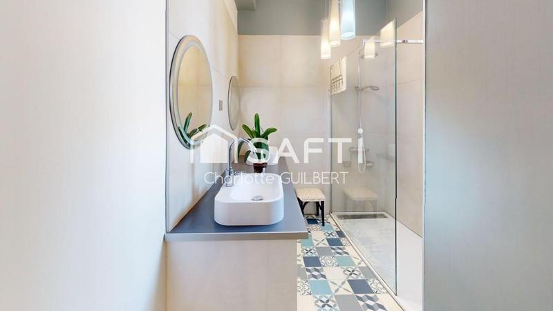 Maison - 254 m² - 5 pièces