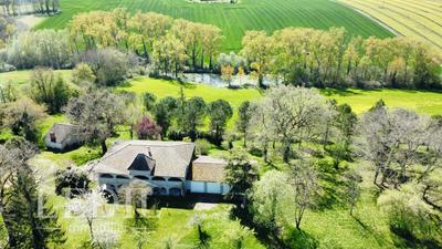 Propriété - 280 m² - 5 pièces