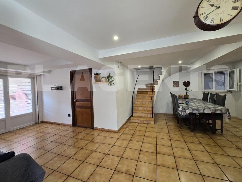 Maison - 200 m² - 5 pièces