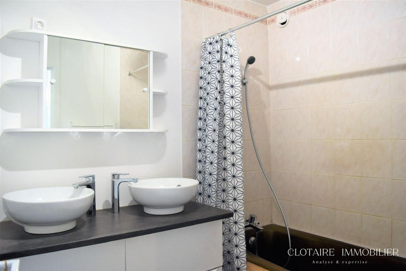 Appartement - 93 m² - 5 pièces