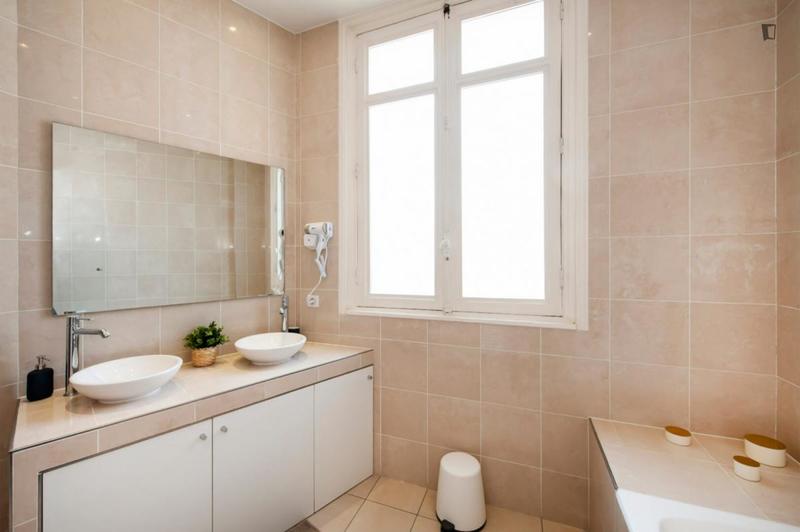 Chambre - 17 m² - 7 pièces