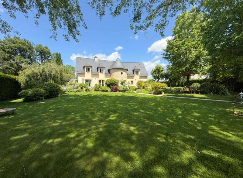 Maison - 254 m² - 12 pièces