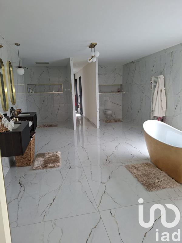 Maison de maîtres - 300 m² - 7 pièces