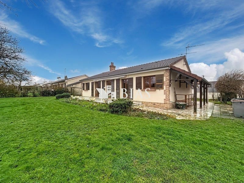 Maison - 90 m² - 5 pièces