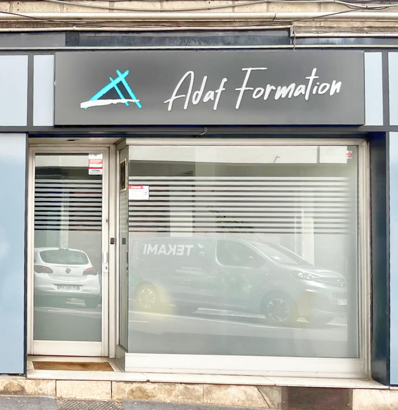 Local d'activités - 150 m² - 5 pièces