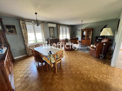 Maison - 138 m² - 6 pièces
